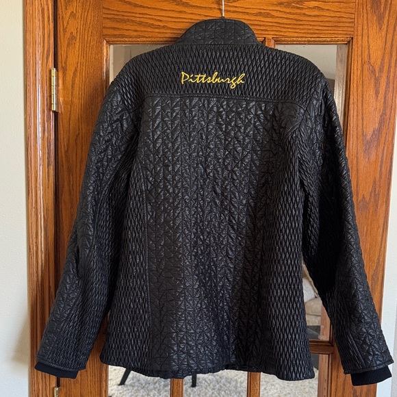 Women's Black Quilted Steelers Jacket - Picture 7 of 7